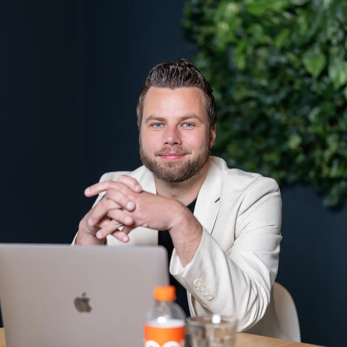 Jos weet meer over deze vacature.jpg Jos weet meer over deze vacature.jpg